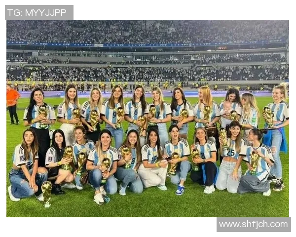 足球巨星太太团罕见合影曝光展现不同风格的美丽与优雅气质